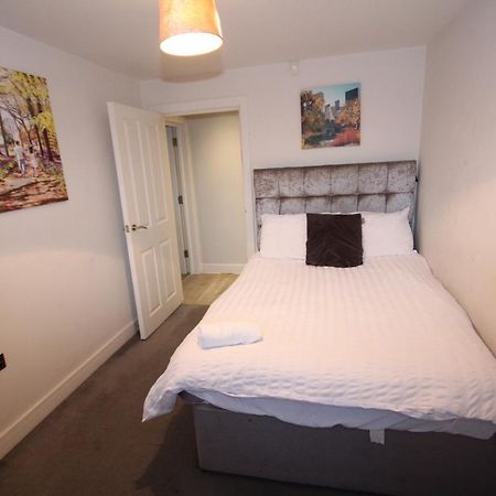 Holden Court Apartments - Apt 3 West Drayton  Kültér fotó