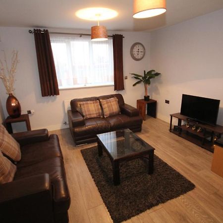 Holden Court Apartments - Apt 3 West Drayton  Kültér fotó