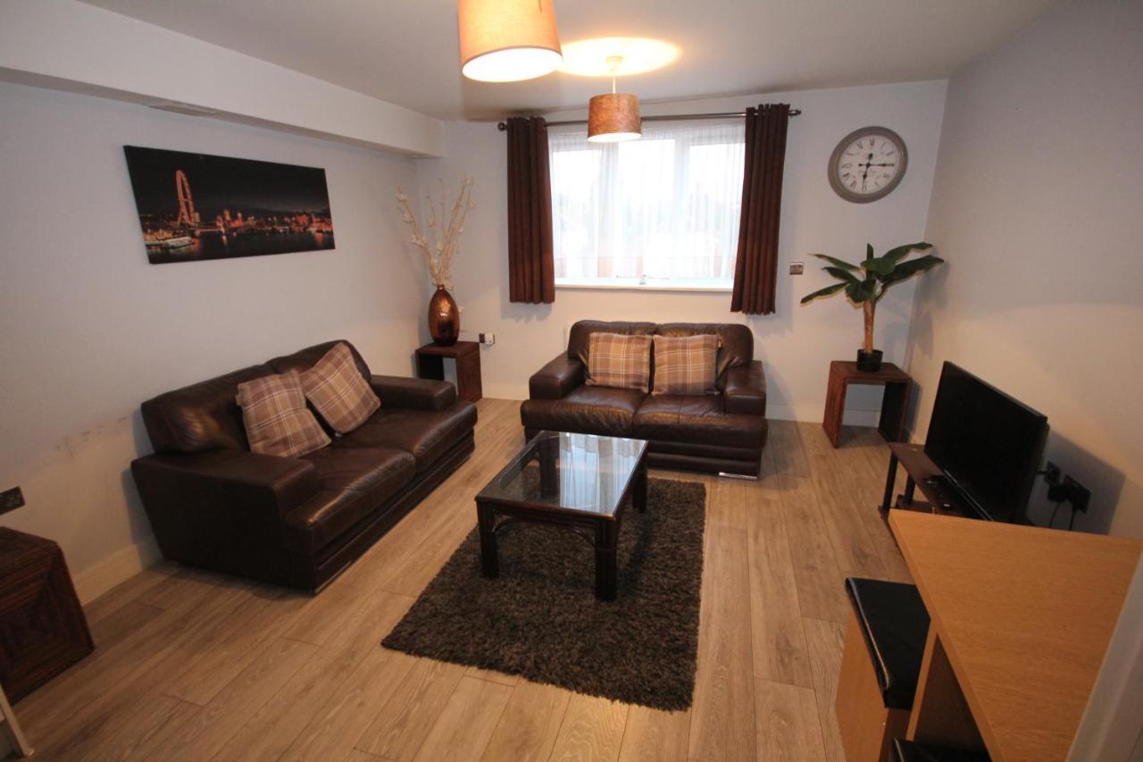 Holden Court Apartments - Apt 3 West Drayton  Kültér fotó