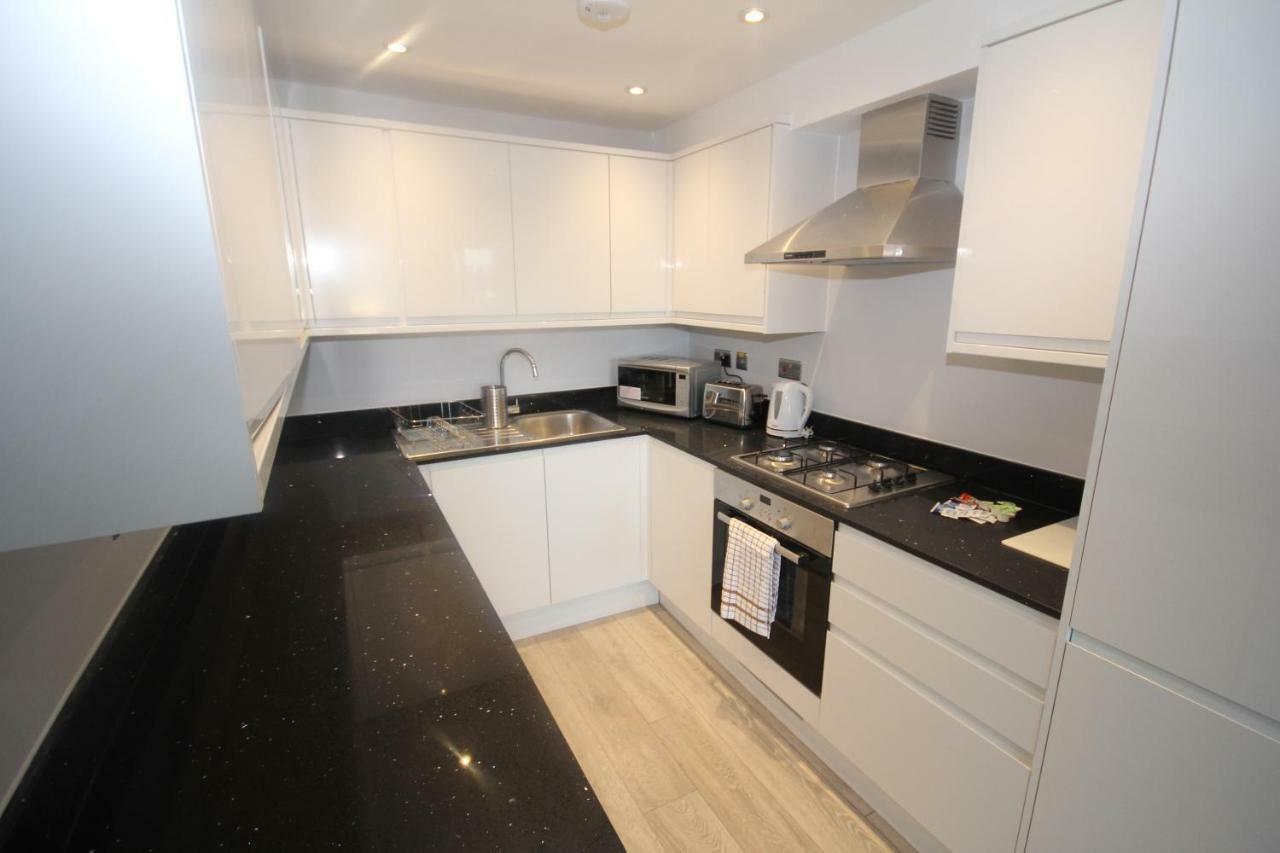 Holden Court Apartments - Apt 3 West Drayton  Kültér fotó